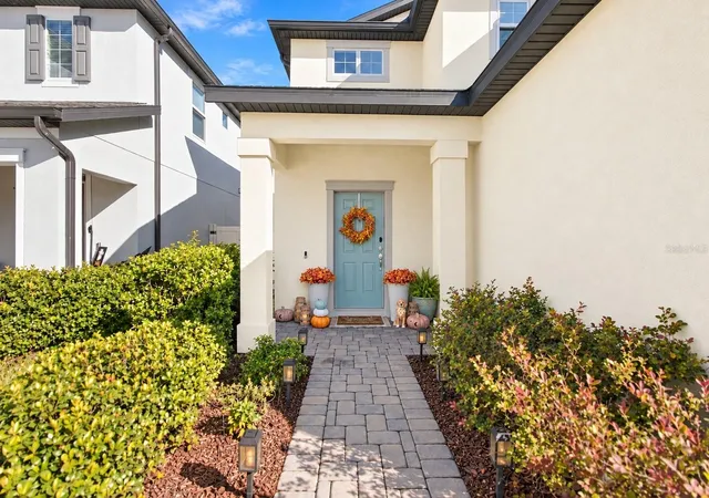 Photo 3 of Single family home for sale at 19971 Stone Pine Cir, Lutz, FL 33558 | MLS# TB8557836 | Listing updated on 2026-10-21