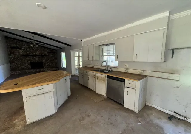 Photo 2 of Single family home for sale at 477 Woodstock Dr, Port Orange, FL 32127 | MLS# O6449728 | Listing updated on 2026-10-14