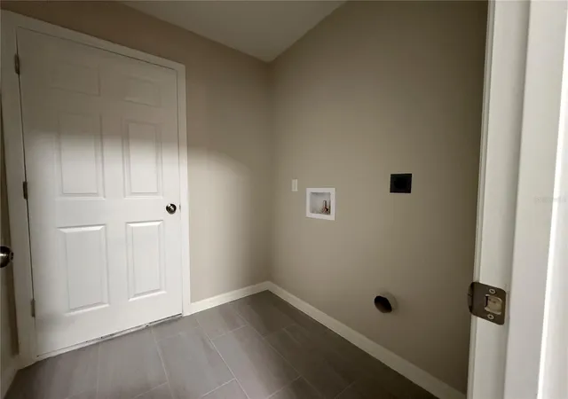 Photo 4 of Single family home for sale at 1275 NW 52nd Court, Ocala, FL 34482 | MLS# OM733990 | Listing updated on 2026-10-15