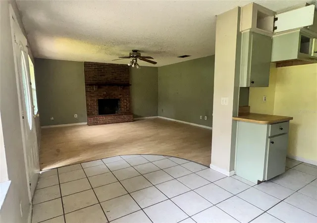 Photo 3 of Single family home for sale at 1603 Royal Palm Dr, Edgewater, FL 32132 | MLS# O6449729 | Listing updated on 2026-10-15