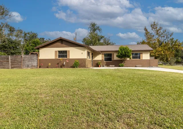 Photo 3 of Single family home for sale at 863 Se Defender Dr, Lake City, FL 32025 | MLS# GC544167 | Listing updated on 2026-10-25
