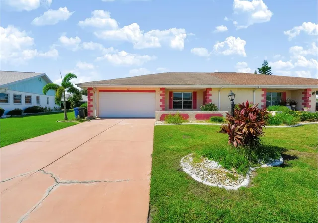Single family home for sale at 303 Green Manor Dr, SUN CITY CENTER, FL 33573 | MLS# TB8557879