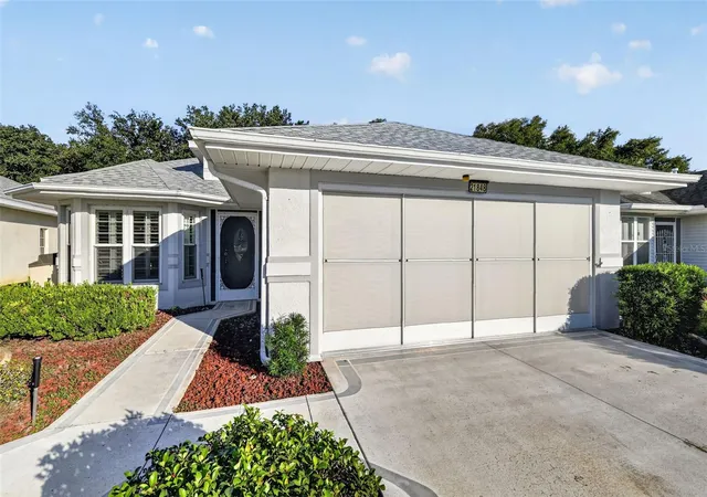 Photo 2 of Single family home for sale at 21848 Royal St Georges Ln, Leesburg, FL 34748 | MLS# G5119048 | Listing updated on 2026-10-17
