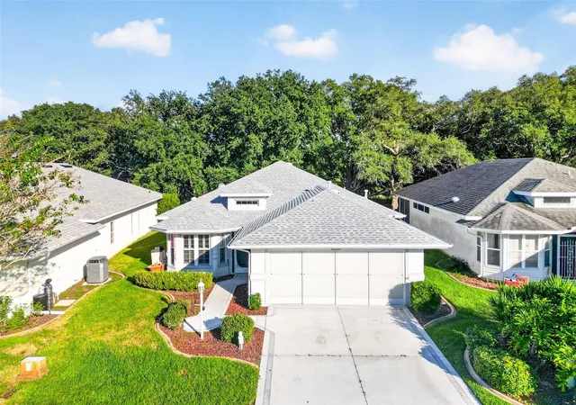 Photo 3 of Single family home for sale at 21848 Royal St Georges Ln, Leesburg, FL 34748 | MLS# G5119048 | Listing updated on 2026-10-17