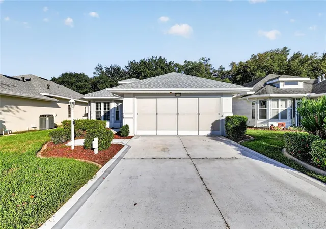 Photo 4 of Single family home for sale at 21848 Royal St Georges Ln, Leesburg, FL 34748 | MLS# G5119048 | Listing updated on 2026-10-17