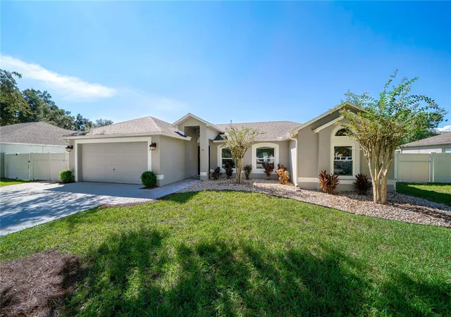 Photo 2 of Single family home for sale at 8 Lakeview Reserve Blvd, Winter Garden, FL 34787 | MLS# O6449759 | Listing updated on 2026-10-21