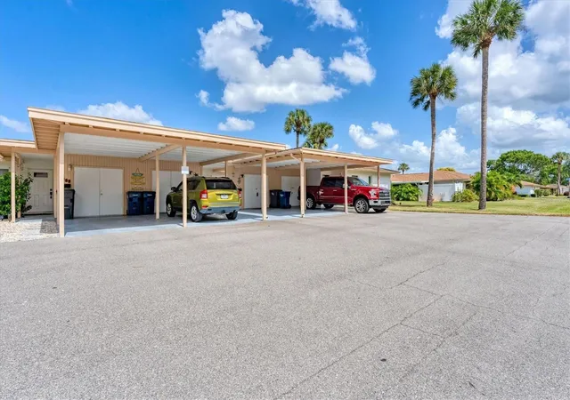 Single family home for sale at 2905 51st Avenue W, BRADENTON, FL 34207 | MLS# A4709520