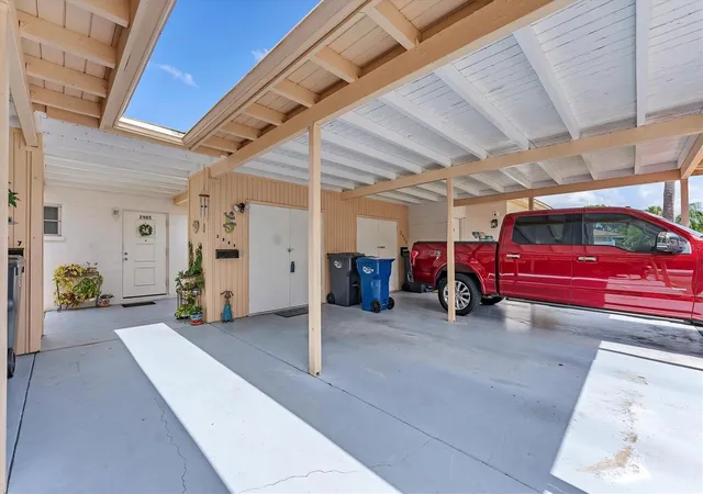 Photo 2 of House for sale at 2905 51st Avenue W, Bradenton, FL 34207 | MLS# A4709520 | Listing updated on 2026-10-20
