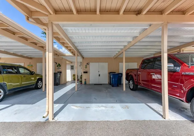 Photo 3 of House for sale at 2905 51st Avenue W, Bradenton, FL 34207 | MLS# A4709520 | Listing updated on 2026-10-20