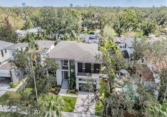 Photo 1 of Single family home for sale at 214 S Renellie Dr, Tampa, FL 33609 | MLS# O6449773 | Listing updated on 2026-10-15