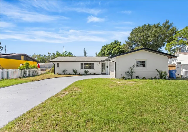 Photo 3 of Single family home for sale at 6273 20th Street S, Saint Petersburg, FL 33712 | MLS# TB8557907 | Listing updated on 2026-10-22