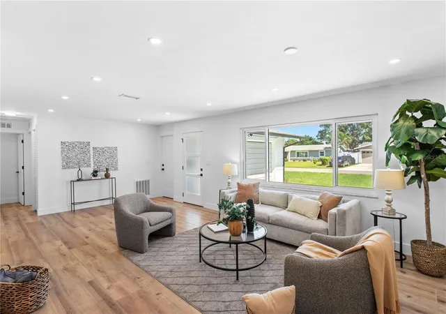Photo 4 of Single family home for sale at 6273 20th Street S, Saint Petersburg, FL 33712 | MLS# TB8557907 | Listing updated on 2026-10-22