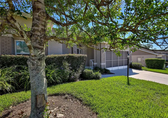 Photo 3 of Single family home for sale at 2427 Hidden Trl Dr, Spring Hill, FL 34606 | MLS# W7890305 | Listing updated on 2026-10-17