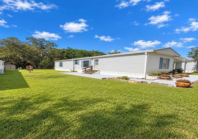 Photo 2 of Manufactured home for sale at 232 S Camphor Loop, Avon Park, FL 33825 | MLS# O6449779 | Listing updated on 2026-10-16