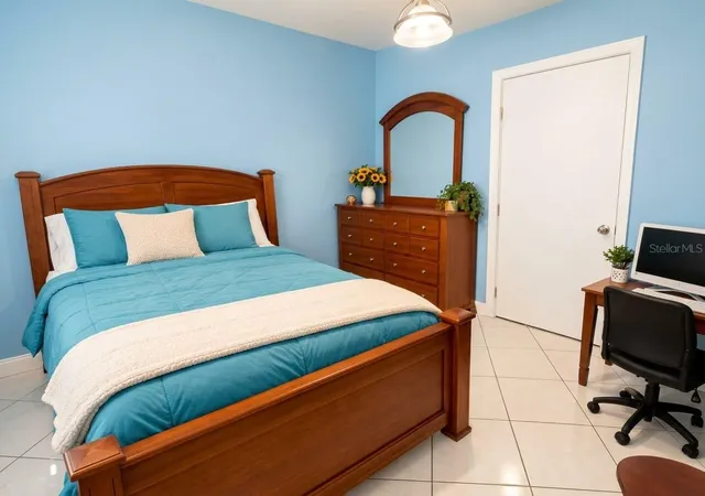 Photo 3 of Single family home for sale at 304 Iowa St, Niceville, FL 32578 | MLS# K4903874 | Listing updated on 2026-10-15