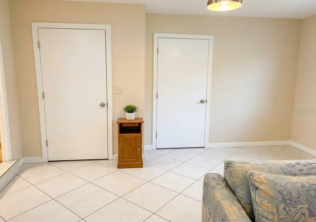 Photo 4 of Single family home for sale at 304 Iowa St, Niceville, FL 32578 | MLS# K4903874 | Listing updated on 2026-10-15