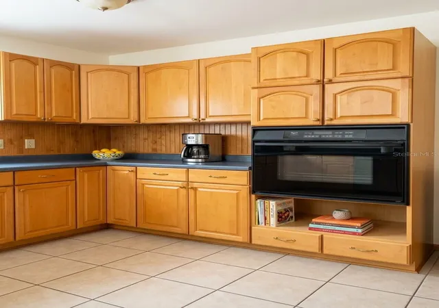 Photo 8 of Single family home for sale at 304 Iowa St, NICEVILLE, FL 32578 | MLS# K4903874 | Listing updated on 2026-10-15