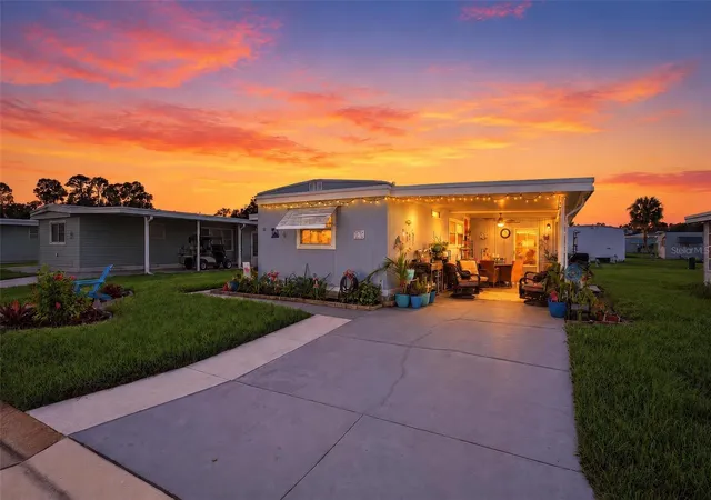 Manufactured home for sale at 39 Hawaiian Way, LEESBURG, FL 34788 | MLS# O6449784