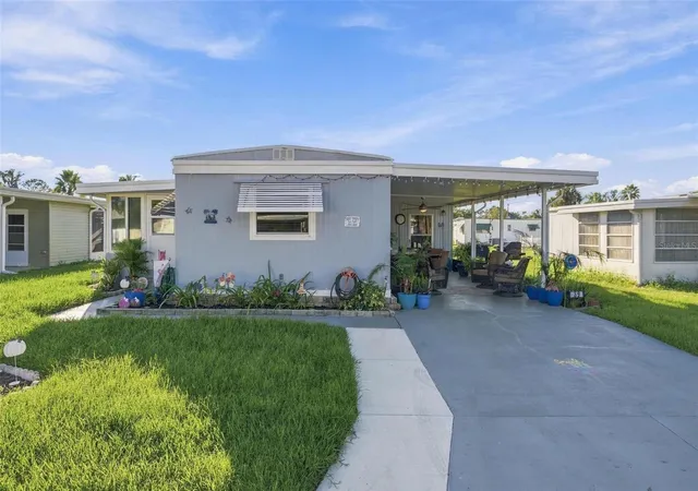 Photo 2 of Manufactured home for sale at 39 Hawaiian Way, Leesburg, FL 34788 | MLS# O6449784 | Listing updated on 2026-10-16