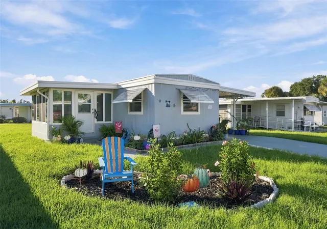Photo 3 of Manufactured home for sale at 39 Hawaiian Way, Leesburg, FL 34788 | MLS# O6449784 | Listing updated on 2026-10-16
