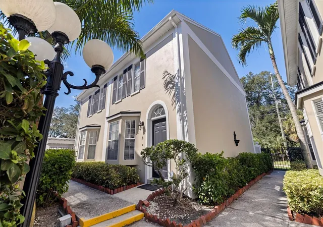 Townhouse for sale at 2802 W Cleveland St #B, TAMPA, FL 33609 | MLS# TB8557922