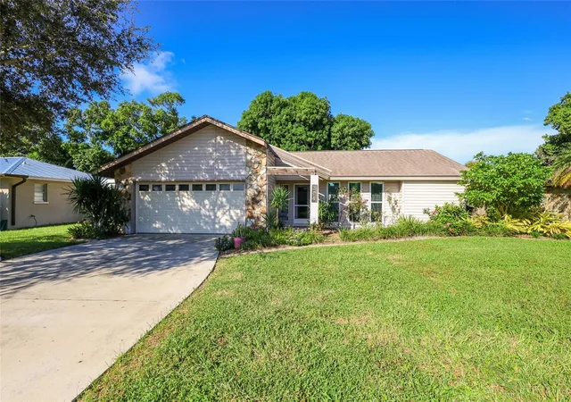 Photo 1 of Single family home for sale at 204 46th Street Nw, Bradenton, FL 34209 | MLS# A4709536 | Listing updated on 2026-10-27
