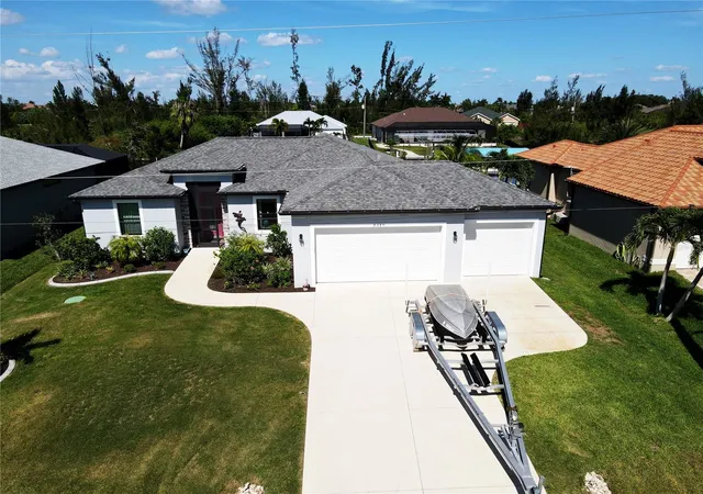Photo 3 of Single family home for sale at 8380 Tecumseh Cir, Port Charlotte, FL 33981 | MLS# D6149180 | Listing updated on 2026-10-17