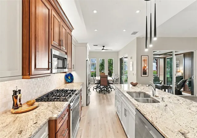 Photo 4 of Townhouse for sale at 10 Lincoln Ave S, Saint Petersburg, FL 33711 | MLS# TB8557943 | Listing updated on 2026-10-17