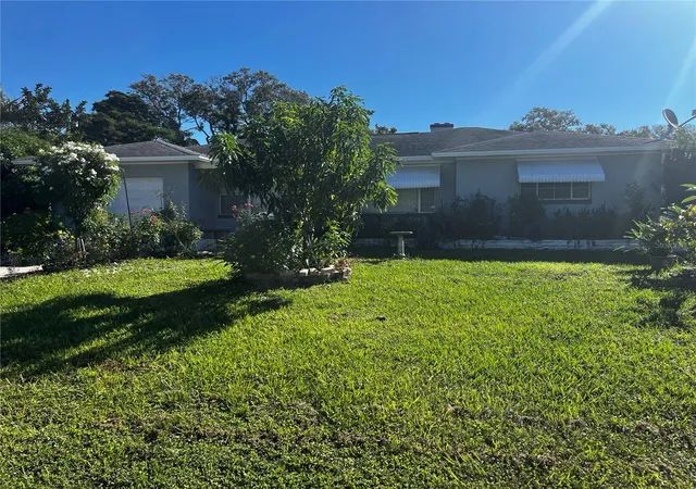 Photo 2 of Single family home for sale at 301 N Corona Ave, Clearwater, FL 33765 | MLS# TB8557952 | Listing updated on 2026-10-21