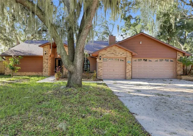 Photo 3 of Single family home for sale at 1005 Hollyberry Ct, Brandon, FL 33511 | MLS# TB8557968 | Listing updated on 2026-10-21