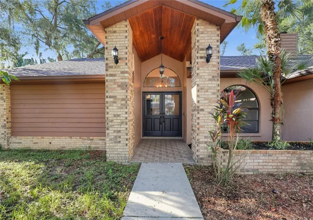 Photo 4 of Single family home for sale at 1005 Hollyberry Ct, Brandon, FL 33511 | MLS# TB8557968 | Listing updated on 2026-10-21