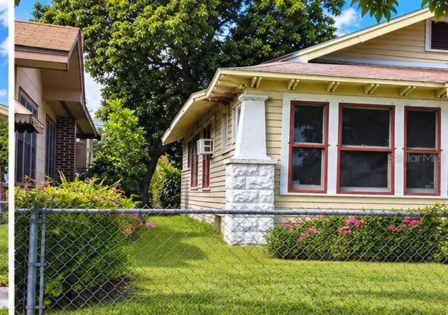 Photo 3 of Single family home for sale at 1511 19th Avenue S, Saint Petersburg, FL 33705 | MLS# TB8557993 | Listing updated on 2026-10-22
