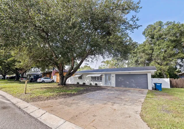 Photo 3 of Single family home for sale at 110 N Nimbus Ave, Clearwater, FL 33765 | MLS# O6449821 | Listing updated on 2026-10-16