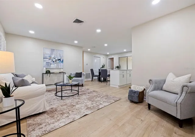 Photo 3 of Single family home for sale at 110 N Nimbus Ave, Clearwater, FL 33765 | MLS# O6449821 | Listing updated on 2026-10-16