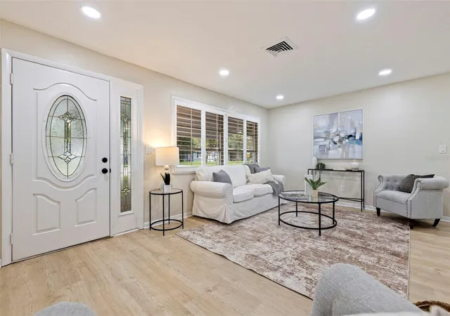 Photo 4 of Single family home for sale at 110 N Nimbus Ave, Clearwater, FL 33765 | MLS# O6449821 | Listing updated on 2026-10-16