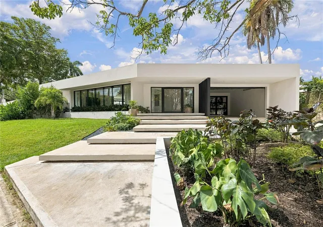 Photo 1 of Single family home for sale at K 16 Garden Hills N, Guaynabo, PR 00966 | MLS# PR9124976 | Listing updated on 2026-10-22