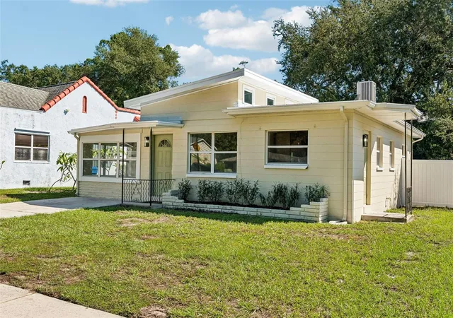 Photo 1 of Single family home for sale at 2112 25th Street S, Saint Petersburg, FL 33712 | MLS# TB8558016 | Listing updated on 2026-10-21