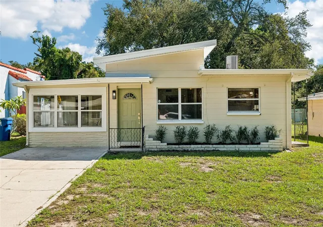 Photo 2 of Single family home for sale at 2112 25th Street S, Saint Petersburg, FL 33712 | MLS# TB8558016 | Listing updated on 2026-10-21