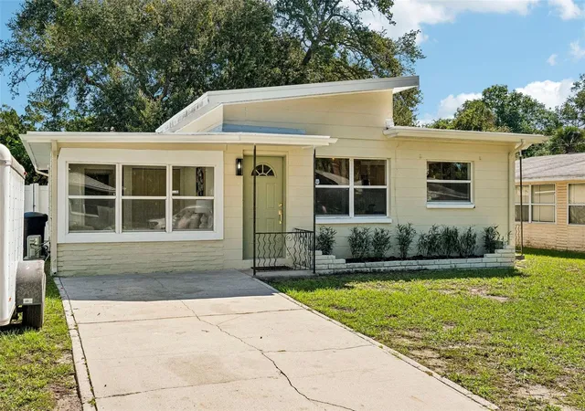 Photo 3 of Single family home for sale at 2112 25th Street S, Saint Petersburg, FL 33712 | MLS# TB8558016 | Listing updated on 2026-10-21