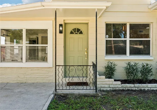Photo 3 of Single family home for sale at 2112 25th Street S, Saint Petersburg, FL 33712 | MLS# TB8558016 | Listing updated on 2026-10-21