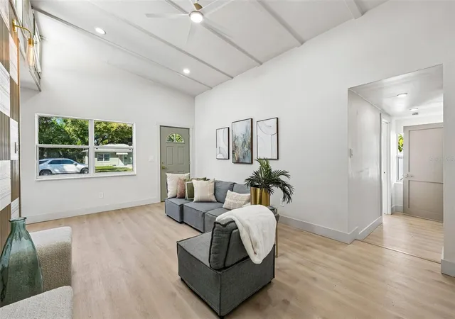 Photo 4 of Single family home for sale at 2112 25th Street S, Saint Petersburg, FL 33712 | MLS# TB8558016 | Listing updated on 2026-10-21