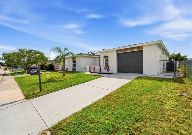 Photo 3 of Single family home for sale at 8428 Paxton Dr, Port Richey, FL 34668 | MLS# W7890311 | Listing updated on 2026-10-18