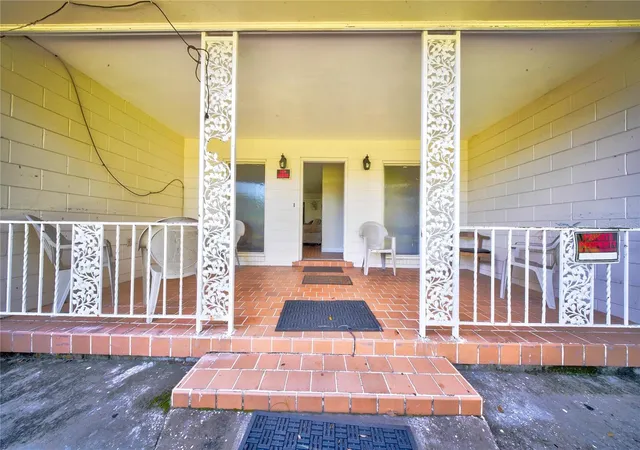 Photo 3 of Single family home for sale at 4200 Anderson Rd, Orlando, FL 32812 | MLS# O6449835 | Listing updated on 2026-10-17