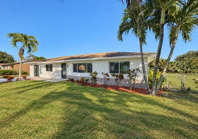 Single family home for sale at 1476 N Mangonia Dr, WEST PALM BEACH, FL 33401 | MLS# O6449845