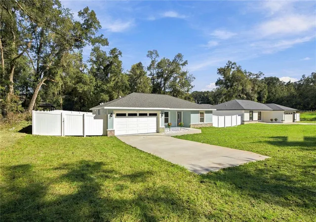 Photo 2 of Single family home for sale at 3951 SE 140th Place, Summerfield, FL 34491 | MLS# OM734014 | Listing updated on 2026-10-15