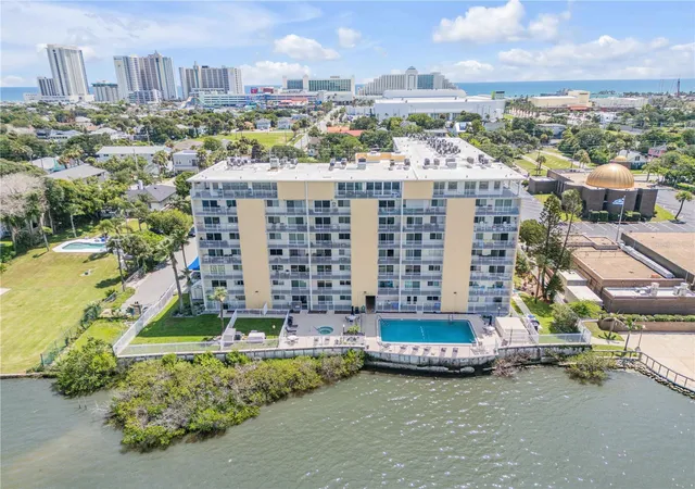 Listing Photo 2 - Condo for sale in building located at 145 N Halifax Ave, Daytona Beach, FL 32118 - Unit #109