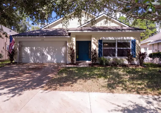 Single family home for sale at 1416 Longville Cir, TAVARES, FL 32778 | MLS# V4951824
