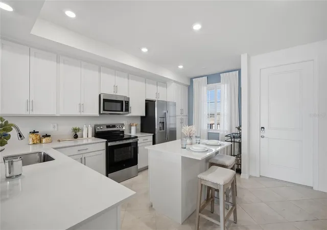 Listing Photo 5 - Condo for sale in building located at 19008 Scallop Loop, Bradenton, FL 34211 - Unit #105
