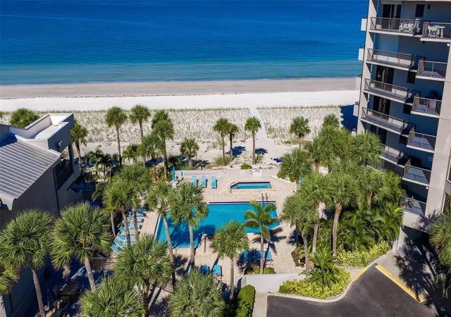 Photo 4 of Condo for sale at 1600 Gulf Blvd #1112, Clearwater Beach, FL 33767 | MLS# TB8558071 | Listing updated on 2026-10-17