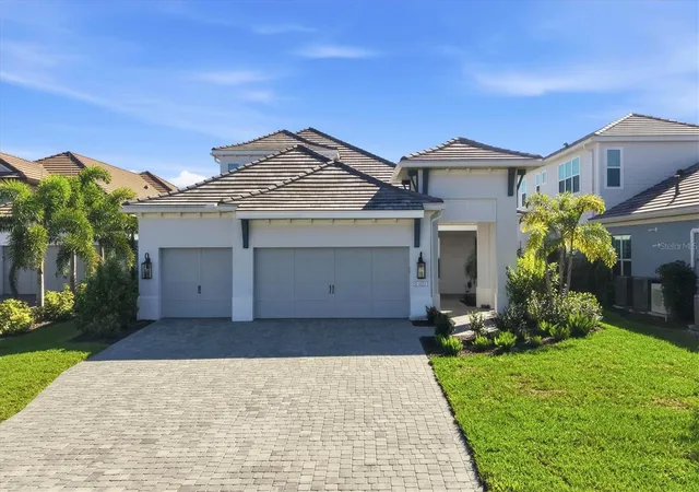 Photo 1 of Single family home for sale at 6233 Isla Del Ray Ave, Sarasota, FL 34240 | MLS# A4709578 | Listing updated on 2026-10-24